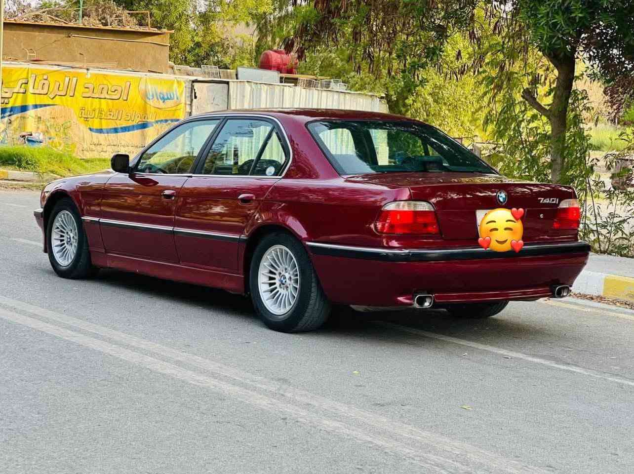 السلام عليكم بي ام دبليو للبيع مديل
1995محدث2000 رقم اربيل دؤلي هزه جديده شرط تحويل 
او وكاله فؤل موصفات عده الفتحه

 740.    8سلندر كير تمساح 
تخم تاير جديد صدر امامي خلفي جديد سنترلك شغال
كامره شاشه سستم صوت +دمام
سياره مكفؤله من حادث صبغ جماليه فقط مكان سياره بغداد 
جسر ديالئ القديم
الاستفسار برقم 
***********
