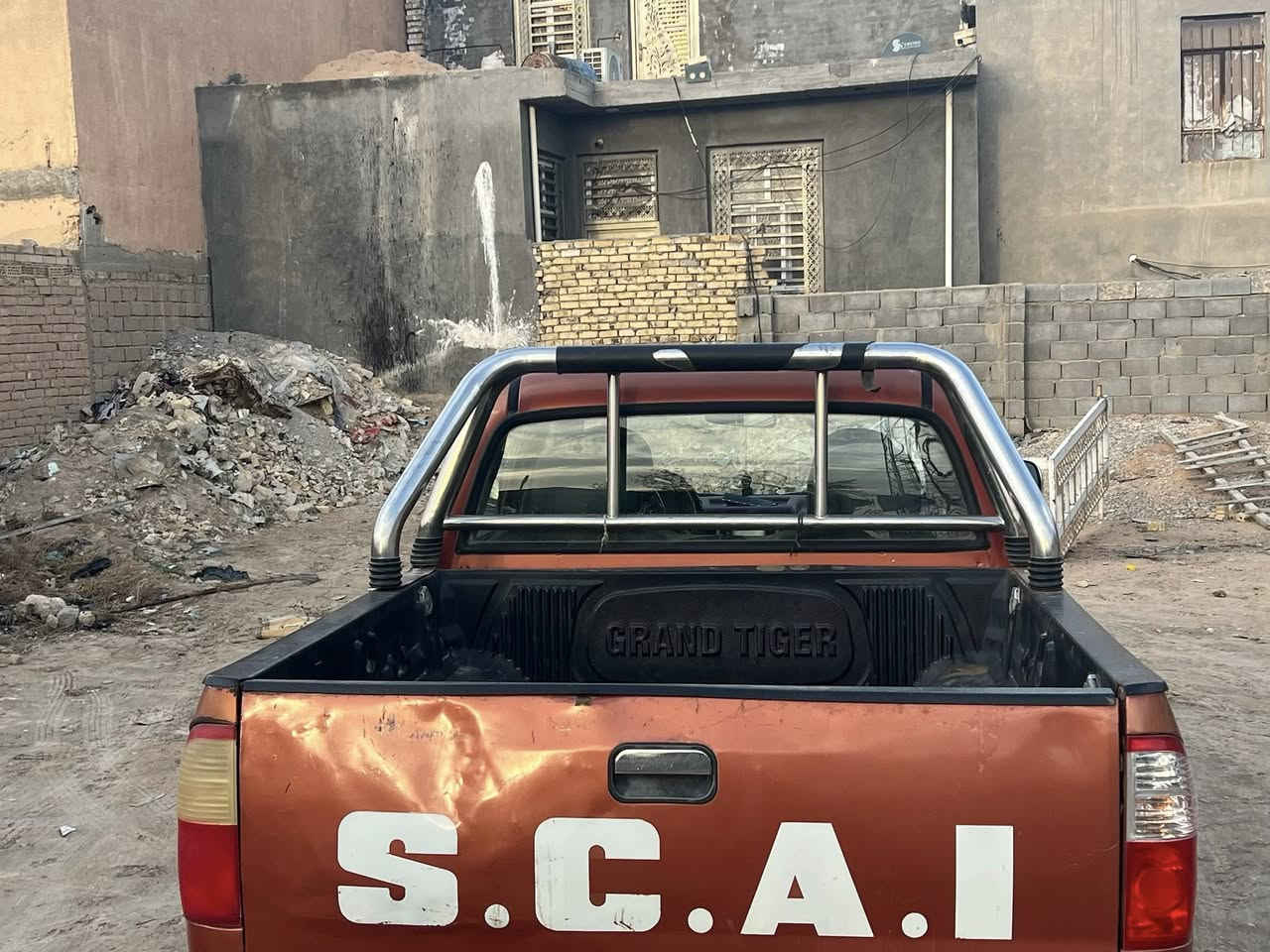 سياره سكاي. صيني موديل 2013
رقم قادسية. 
مداور ثاني يوم 
مكاني الديوانية البدير 
السعر 45 ورقة وبيه مجال 

تواصل  
***********
***********
