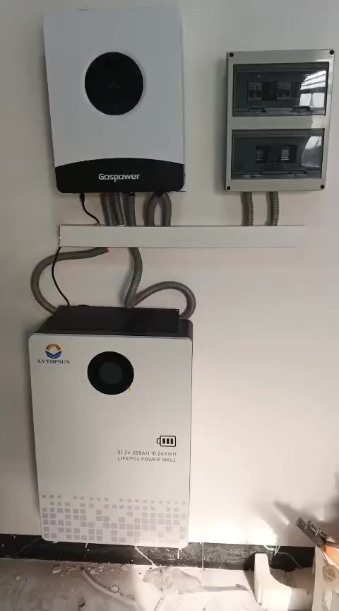 السلام عليكم ورحمة الله وبركاته اليوم الجمعة تاريخ 13/2/2026 تم نصب منظومة الطاقة الشمسية في قضاء خانقين/ملا عزيز /لبيت الاخ واعي ناظم فاضل بقدرة 12 امبير نهاري و8 امبير ليلي وتتكون المنظومة من 4 ألواح نوع لونجي أبو 25 بازبار ذات قدرة عالية جداً وانفيرتر 6 كيلو وبطارية 10 كيلو كما موضح بالصورة ادناه وبايدي ماهرة للمزيد من المعلومات يرجى الاتصال بوكيل الشركة الحاج جودت أبو طرشي رقم الهاتف *********** ولكم جزيل الشكر والتقدير
