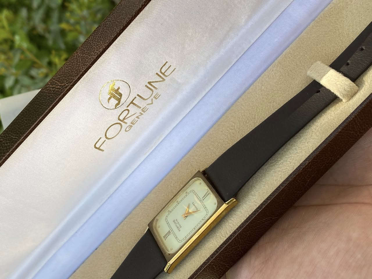 فورشن جنيف سويسري اصلي
بالعلبة الاصلية والكتلوك من الاصدارات العالية جدا جدا بالعراق قليل الي يعرفوها لان الساعة ما تتوفر بسهولة ما اطول عليكم ابحثوا عن الساعة وتعرفون قيمتها

طبعا بيها طوق ذهب خالص مشيول من الساعة 

كتلوك ووصل شراء من عام ١٩٨٧شهر ال٣

للمهتمين السعر والتفاصيل خاص


**إذا كنت صاحب هذا الإعلان وتريد حذفه لأي سبب، رجاءا أرسل رسالة إلى الدعم الفني**