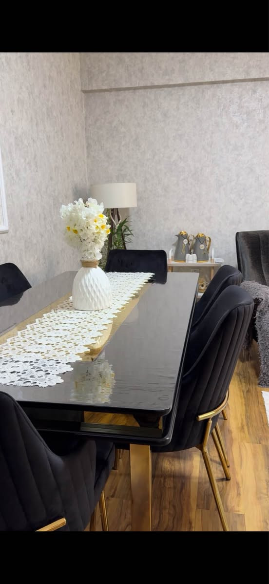 ميز طعام و٦ كراسي قياس ١٨٠ سم ماركه تركية غير مستخدم ثقيل جدا دهوك, العراق


**إذا كنت صاحب هذا الإعلان وتريد حذفه لأي سبب، رجاءا أرسل رسالة إلى الدعم الفني**