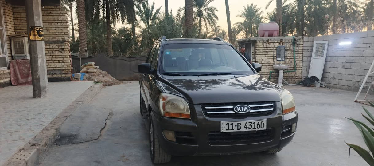 كيا سبورتج 2007 رقم بغداد بسمي سنويه لل 2029
مكينه سته مصبوغه حزام للجماليه تبريد شغال كهربائيات شغاله كله تخم تاير جديد صدره جديد سياره تخبل كلش نظيفه وحلوهه السعر 95$ وبيه مجال  حك الجيه 
مكاني واسط صويره 
***********  بيه وتساب
