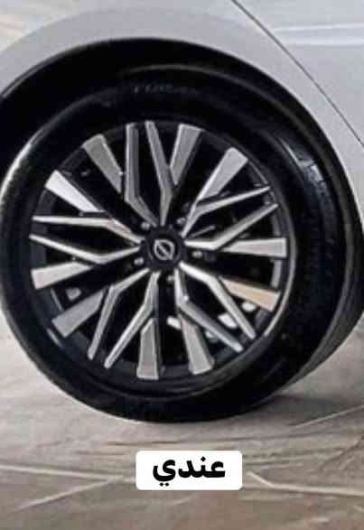 سلام عليكم عندي ويل التما بلادي حجم ١٧ مال svاريد مراوس ويه ويل sl  حجم ١٩ مكاني كركوك ٤تايرات جديد عليه الي عنده يراسلني او يتواصل ويايه على رقم ***********
