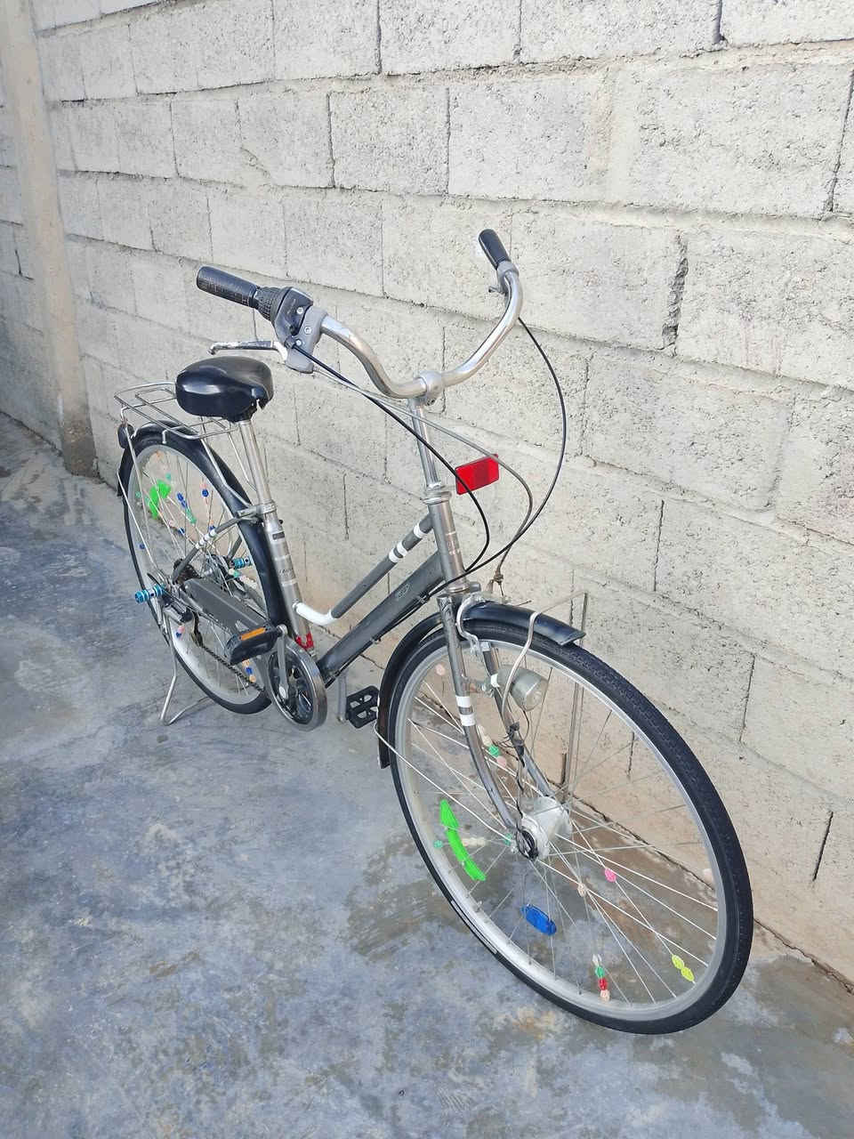 سلام عليكم للبيع بايسكل حجم 27 موديل 2021 گير حساس بايسكل نضيف أي عيب مابي السعر 100 وبي مجال المكان كركوك📍لاستفسار ***********📞
