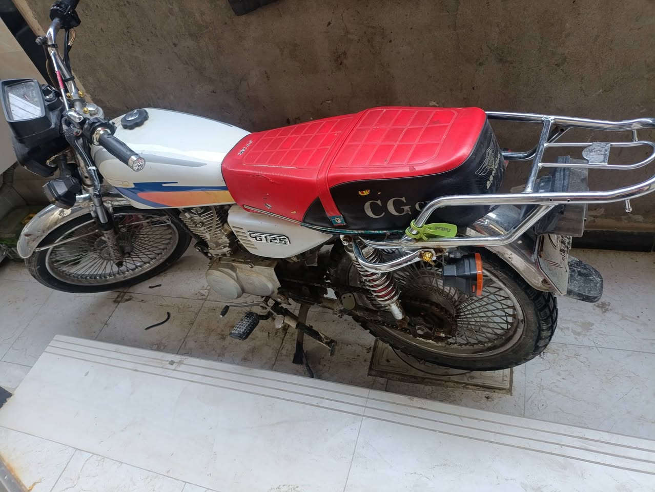 دراجه ايراني موديل 22 اربعة كير
مكينه 24 جديدة برغي ممفتوح بيهة اوراق ماكو  السعر 425 بيه مجال العنوان الدوره شارع الزهور


**إذا كنت صاحب هذا الإعلان وتريد حذفه لأي سبب، رجاءا أرسل رسالة إلى الدعم الفني**