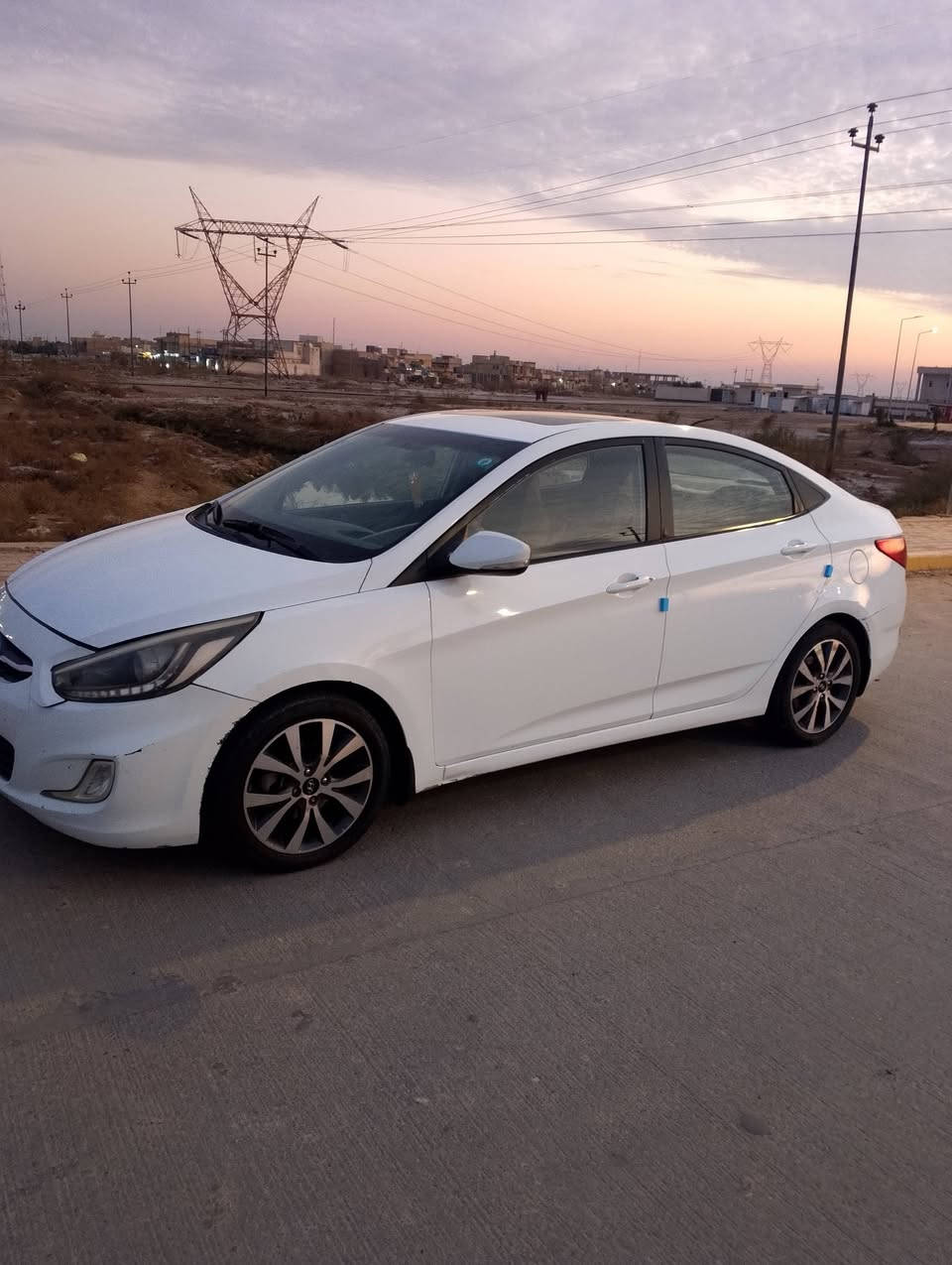 السلام عليكم اكسنت موديل 2015خليجي كفاله من الضربه وتبديل بيه  رشات صبغ بل بيبان  جهة العبري  فقط الباقي   كفاله جديده كلش مكينه 1600 دوش  كير  مكينه مكفولات حداديه جديدة تخم تاير كهربايات كله شغاله تبريد ثلج السنويه لل 30 جديده السياره فول شاشه تحكم فتحه ويل كب مشروع وطني تحويل وين ما يعجبك السعر 87 مجال بسيط رقمي ***********
