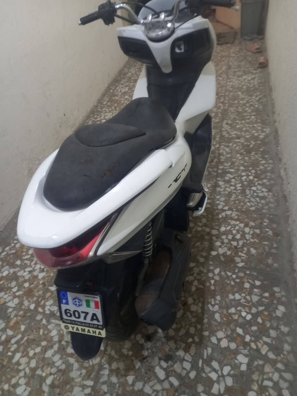 سلام عليكم دراجه بي سي اكس جيل الأول موديل ٢٠١٧ حجم المحرك ١٥٠ دراجه طافيه بيه عطل بسيط مالت بيت مامتعوبه تاخذهة صلحه وتدعيلي مكاني بغداد العبيدي رقمي *********** سعرهة ٧٠٠ وبيه مجال بسيط للشراي أوراقه كامله (اخوان دراجه طافيه ماعرف شبيه عطلت وتركته بس عطله بسيط الله شاهد )
