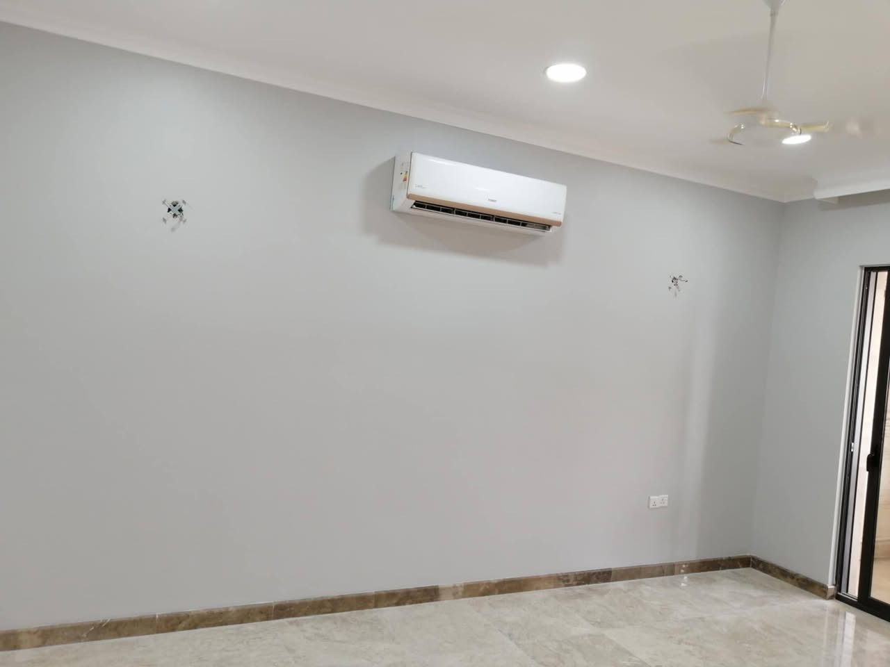 صباغ طلاس درجة أولى اشتغل بيومية او على متر مكاني بغداد
***********
***********

