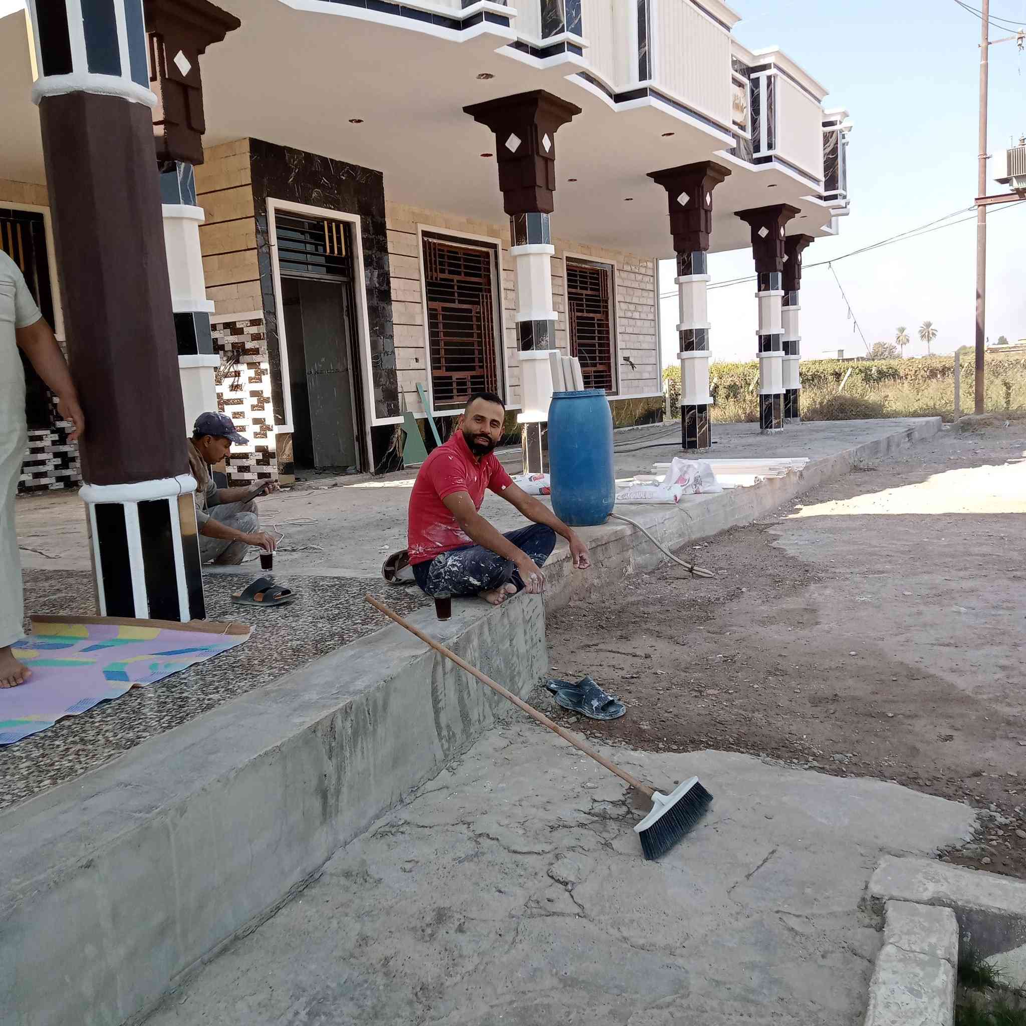 ابو احمد المصري للديكورات الخارجيه ***********
