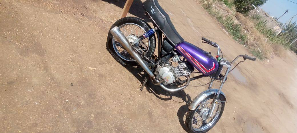 سلام عليكم. من رخصة الادم مكلف بلنشر دراجه حلوه ونضيفه سعره مناسب ودراجه خدميه عوزه بس مدكر مكان الرميثه ابو شريش الضوالم. رقم صاحب دراجه ***********
