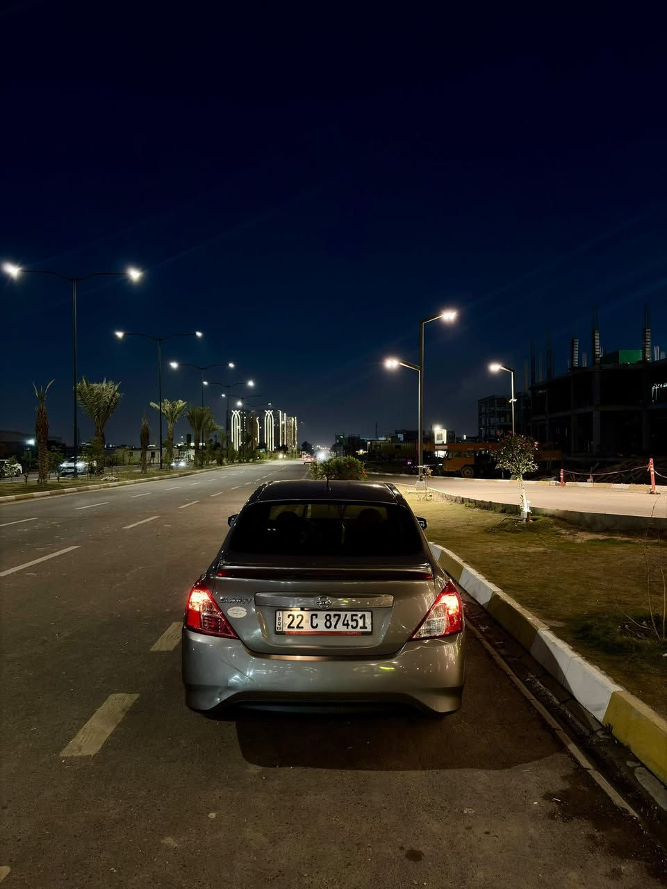 سلام عليكم سني موديل 23 
ماشيه 100 مكفوله من صبغ وتبديل والبارد 
سياره جاهزه على اخر حبايه مابيها نقص برغي
سياره 4 جام كهرباء 
قطعتين تبريد 
شاشه بلاديه 
مكان السياره بغداد حي الجهاد 
السونار موضح بصور 
السعر 113 وبيها مجال بسيط 
للاستفسار ***********
واتساب ***********
