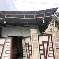 سقيفة 6م×4م • سقفية 5م×3.5م • باب الحوش ثقيل