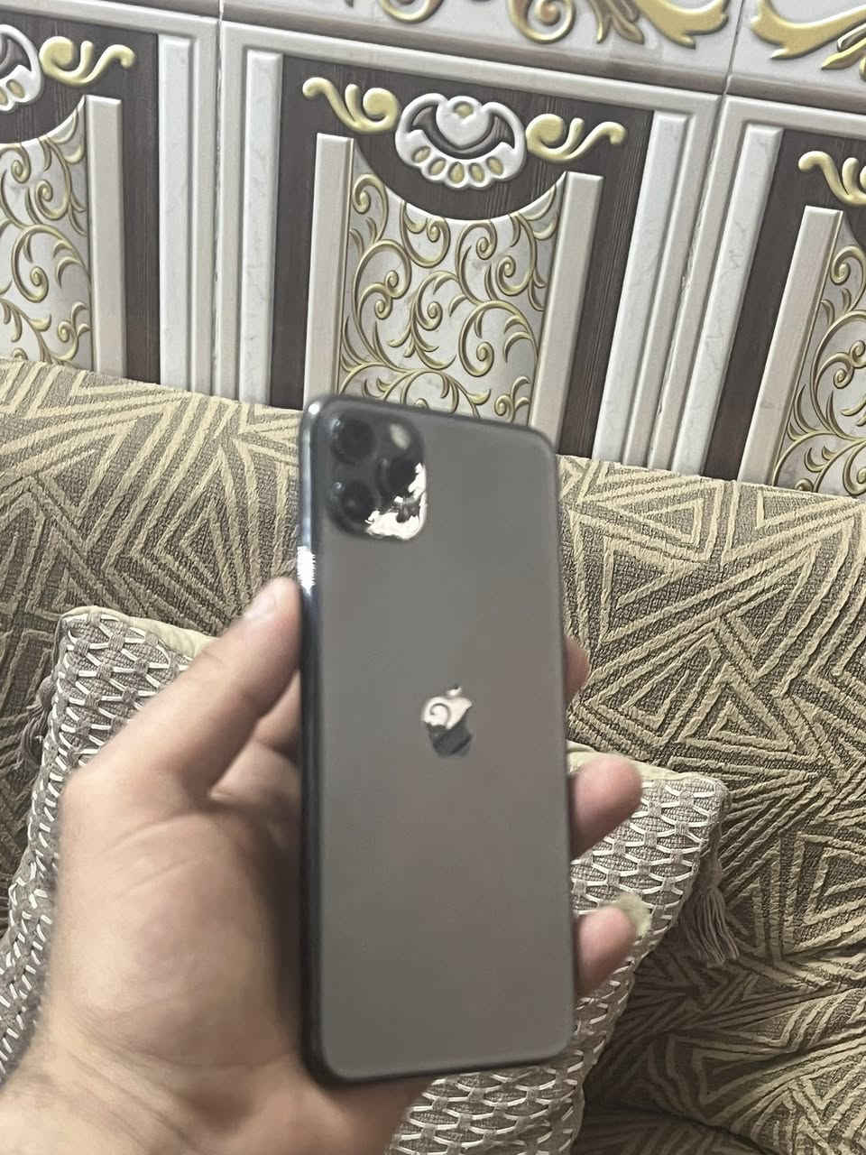 السلام عليكم آيفون 11بروماكس للبيع او مراوس الجهاز كله على الابلادي ما مبدل بي اي شي كله شركه بطاريه 81 ومثل ما موضح بلتصوير السعر 275  تعال خاص وتدلل  او ع الرقم ***********
