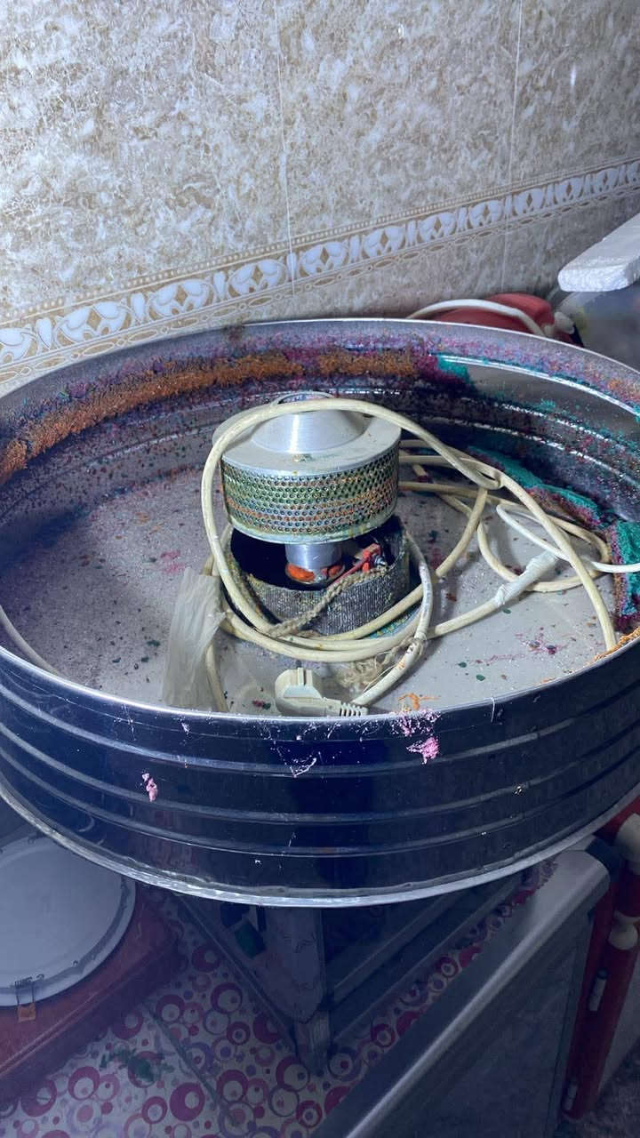 مكينه شعر بنت لبيع مع غراض بيه كياس عود ***********
