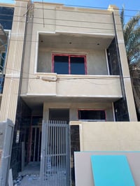 البيع البيت مساحه 100 وجه5 حي الاعلام الشباب   خلف سوق اميمه مباشر  بن...