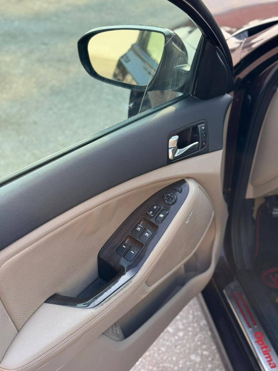 السلام عليكم كيا إوبتيما
بغداد _خصوصي  موديل  2014 وارد أمريكي السياره كفاله عامه كلين السياره مواصفات فول
مكينه وكير وحداديه خير من الله،، تبريد تدفئه شغال
السياره سنويه لل2030 مداور ثاني يوم
السعر ب125ورقه وبيه مجال حك الجيه 
مكان السيارة كربلاء
للآستفسار أكثر الاتصال بالرقم ***********
