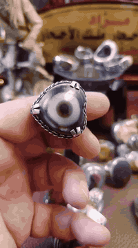 السلام عليكم خاتم جزع مجهول المصدر عين صريحه حلوه صياغته كلش حلوه وثكيله قياسه 22  يوجد توصيل لجميع المحافظات
***********واتس
