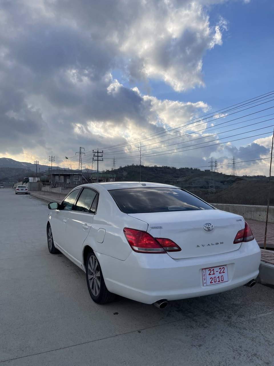 بەناوی خوای پەروەردگار 
تۆیۆتا ئەڤەلۆنی ٢٠٠٩ بڕاوەی دوبەی 
مواسەفات Xls ئەمریکی 
گێڕ و مەکینە و کارەبای و سەقف و دیجیتاڵی بەشەرت 
کەفیلی مەدەنی دەکەم 
ڕێزم بۆ هەموو لایەک با یەکتر بێزار نەکەین کێ موشتەریە تێل بکات هەموو شتێک وازحە 
شوێن پێنجوێن 
نرخی ٦٢ گەڵا و معامەلە .
***********
