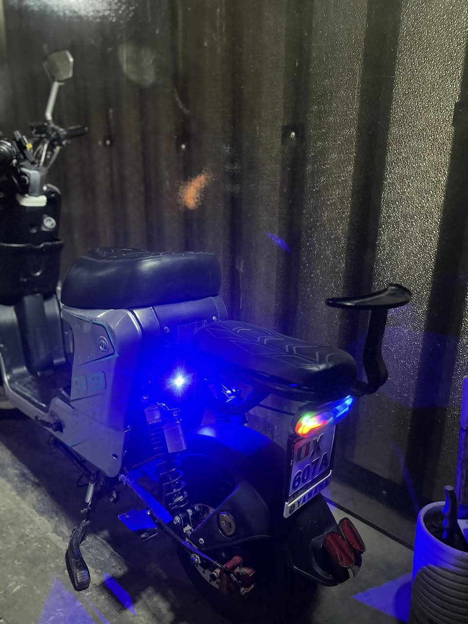 السلام عليكم
للبيع دراجه شحن نوع R9 دراجه كامله اي نقص ما بيها فقط بيها شخوط فقط تجي 5 باتري الكبار ملف 1500 دراجه حلوة وناعمه تجي دبل بصمه + دبل سويج 

مكاني بغداد العامريه للتواصل ***********
