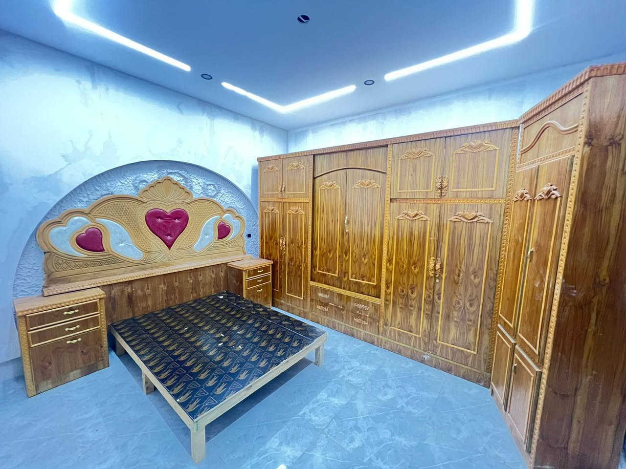 السلام عليكم للبيع غرفه نوم عراقيه صاج السعر 700 الف بي مجال المكان الموصل حي الرشيدية ‏‪***********‬‏
