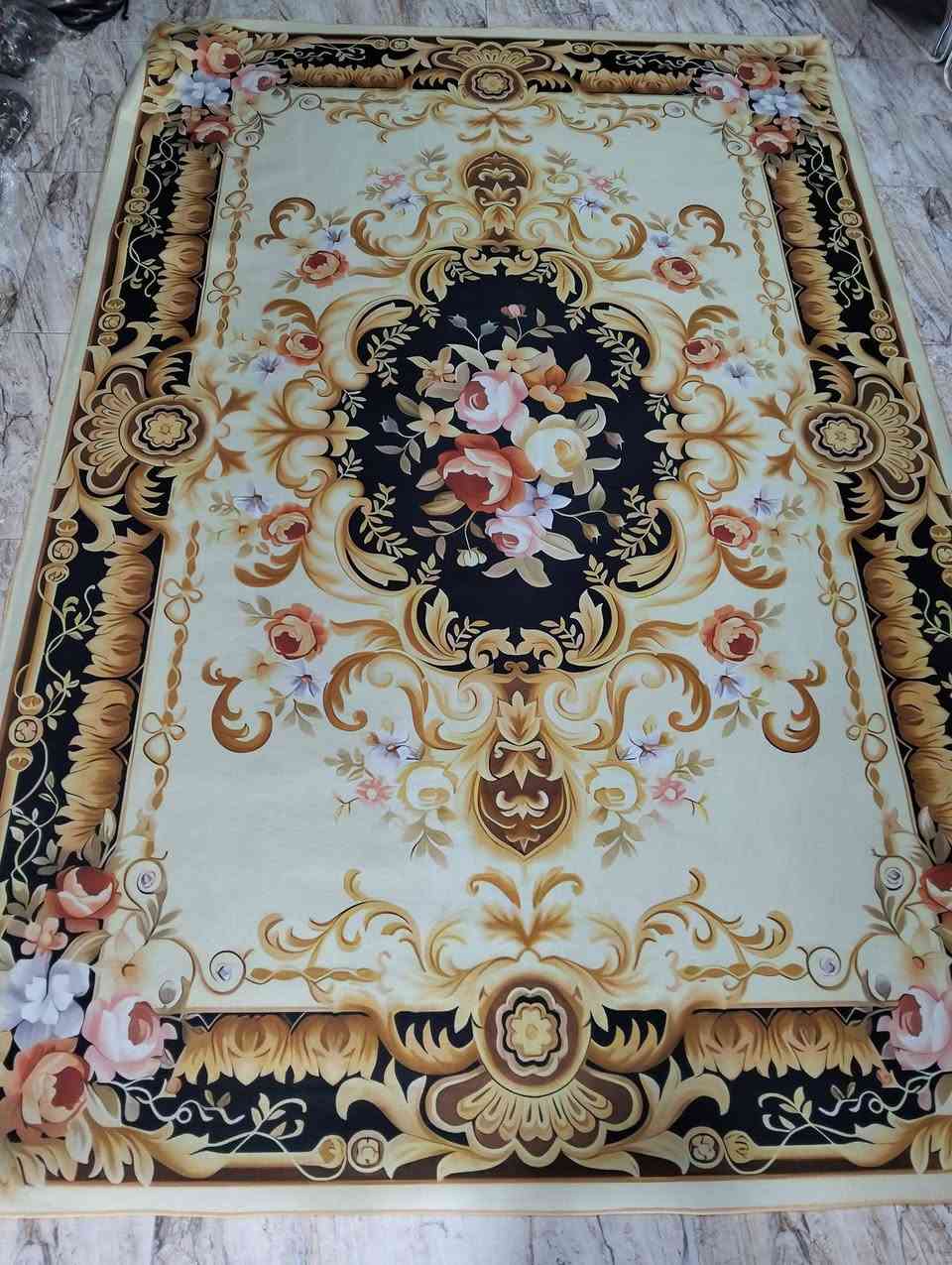 قطع اخيرة ب15 فقط 
ثري دي قياس 3 في 4 ياردة السعر 15 فقط 
العنوان التحرير دور الجاهزة مقابيل محل كرزات حمودي يوجد توصيل ***********
