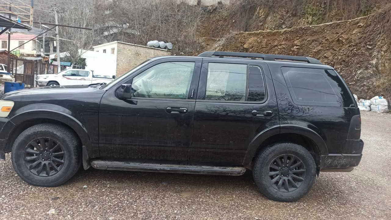 ‎ورد اکسبلور2009✅
***********✅
🟥ڕەشی قەتران 🟥

✅١٩٠هەزارڕۆشتوە مەکینەی سفری لەسەرە
🟥 پێش دوای کەپسە 
⛔️وێنەی سۆنەریشم داناوە 
✅بەس ماشاءالله دەوێت 
🟥سەنەوی نوێ تا ٢٠٣٠بەناوی خۆمەوەیە 
✅سەیارەکەی هی ماڵی خومة
⛔️نرخي ٩٥ مامەڵە
