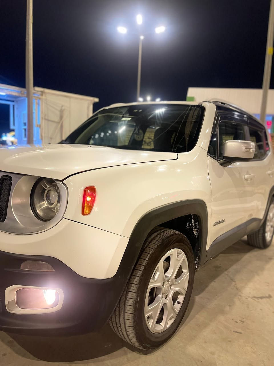 جبب رنكد محرك 2400
حادثها كلش بسبط وعندي صور الحادث رالسونار موديلها 18 رقمها معوقين بس انتهت الفتره بعني كبل تتحول 
للاستفسار

‭0772 513 8062‬
