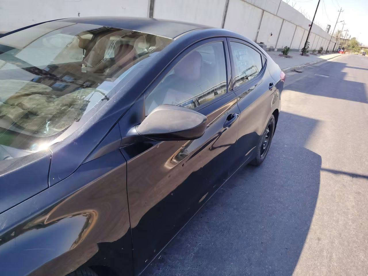 النترا للبيع 2013 وارد امريكي ضربتها بابين بدون دواخل سياره بسمي تحويل ثاني يوم سيارة مال جناي ومعتني بيها تبريد شغال مكفول كير ومكينا للتفاصيل *********** سعرها 98 وبيها مجال
