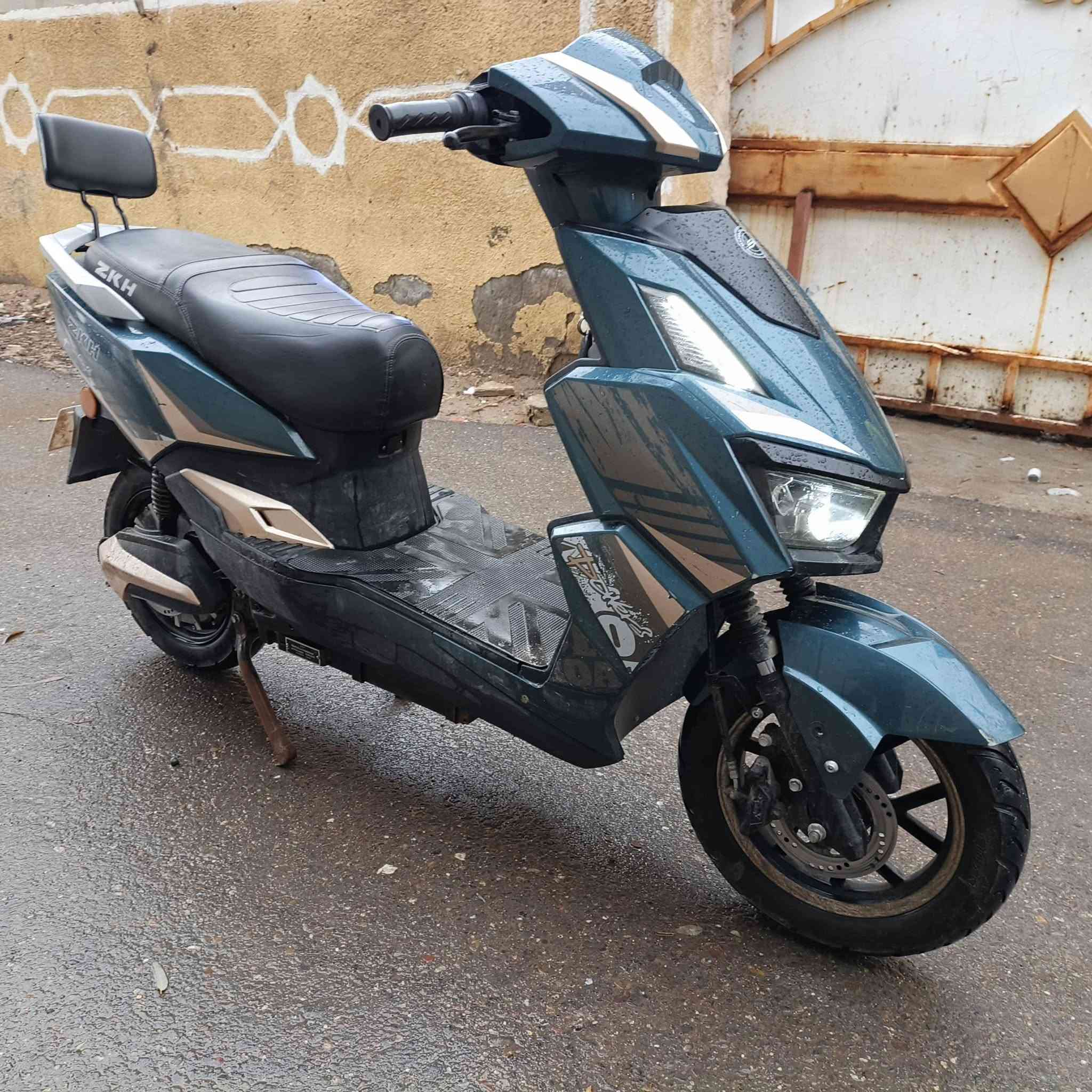 دراجه شحن البيع...
دراجه نضيفه مفوله تجي تفحص بيدك 
6 بطاريات
كهربياته كله شغاله 
وبسعر...  700 وبيه مجال او مراوس ب ماكس عدله او بوليس 
العنوان بحي العسكري..


**إذا كنت صاحب هذا الإعلان وتريد حذفه لأي سبب، رجاءا أرسل رسالة إلى الدعم الفني**