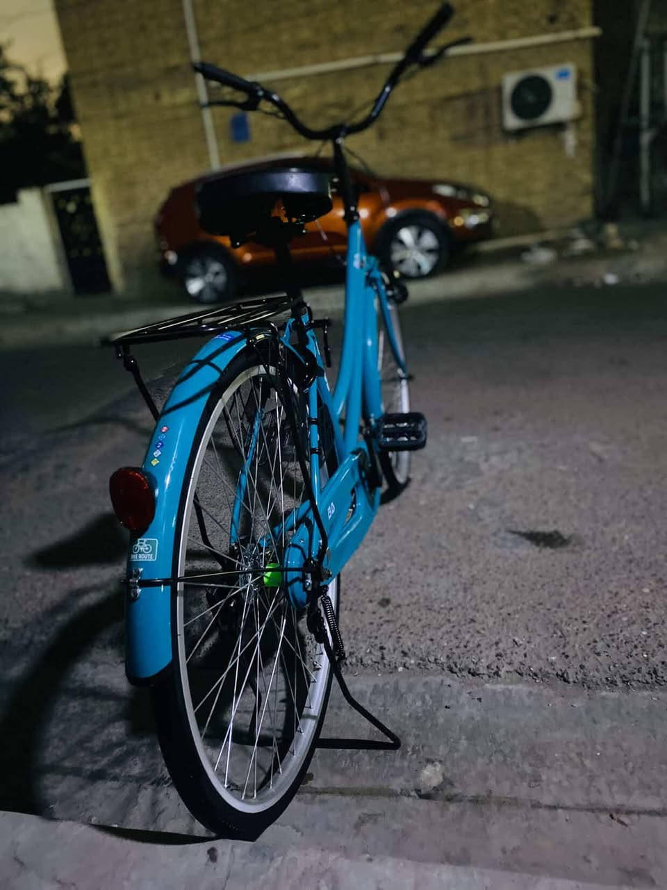 السلام عليكم بايسكل بناتي BD جديد بالجيس ماصار شهر من نزلته من الحاوية السعر 140 وبي مجال بسيط العنوان الزعفرانية بداية شارع المعهد للاستفسار واتساب ***********
