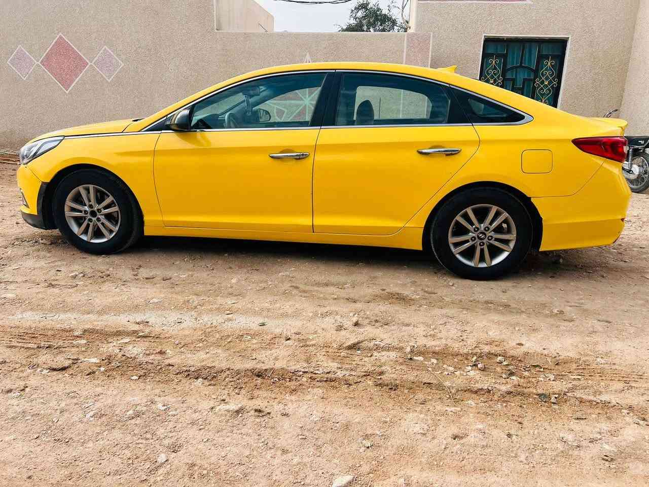 سوناتا ٢٠١٦ gdi محرك ٢٤٠٠ حدادية جديد تاير جديد تبريد تدفئه  تحكمات ستيرن شاشة عرض  ماشية ٢٦٠ ضرر قطعتين بدون تبديل جاملغ وبنيد سعر ١١٣وبيها مجال ***********
