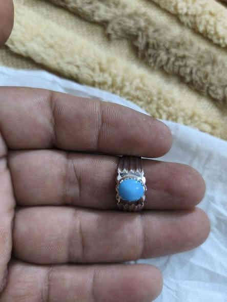 السلام عليكم نيشابوري لون  ازرق صافي صياغه جميله 
العنوان العماره حي المعلمين القديم صياغه الباقر 
يوجد توصيل 
***********
