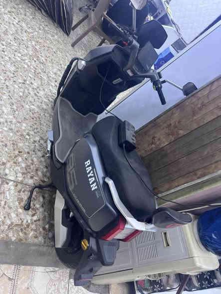 سلام عليكم دراجه شحن الصاعقه  ماشيه اقل 500 يعني زيرو جديده جدا سعره 1200000 مكاني حي العدل ***********
