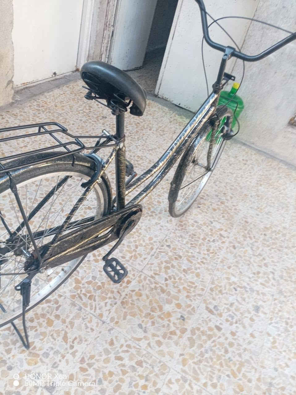 سلام عليكم بايسكل بناتي موشم موديل 25 جديد ما ماشي استعمال شهر مكاني بغداد مدينة صدر سعره 90 وبي مجال قليل تواصل خاص رقم واتساب ***********
