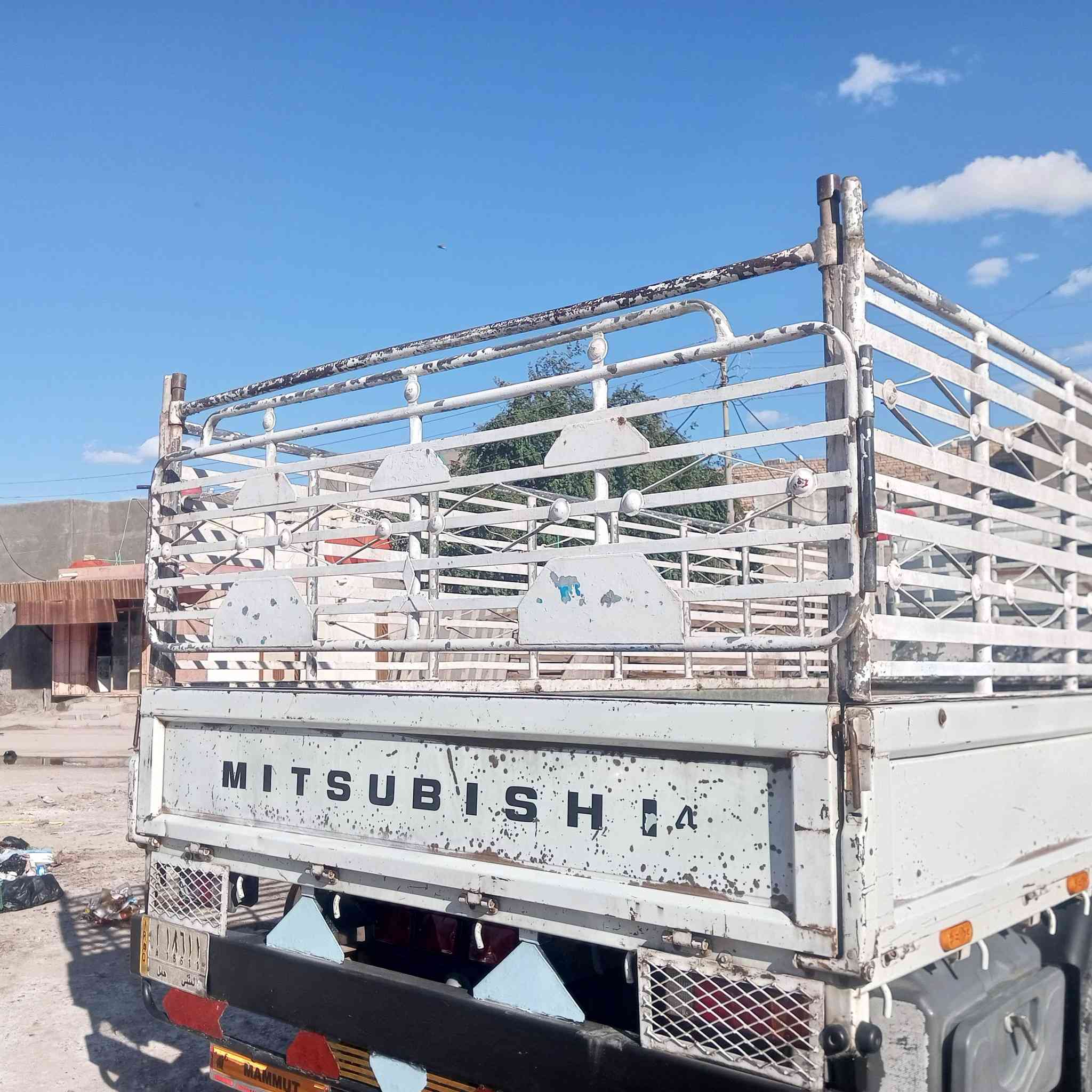 محجر كنتر للبيع نضيف عوزه صبغ السعر 450 مكان السماوه ***********
