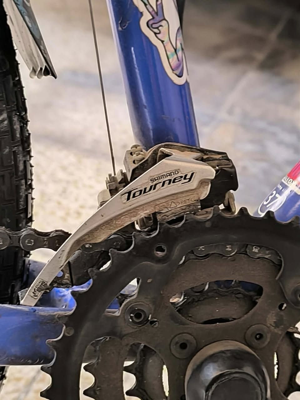 سلام عليكم عندي هذا اللويس                          ابريكات شيمانًو فحمات
استيرن 90 وركبه سبع ألوان 

وكلشي واضحه بل صوره 

العنوان :موصل حي الدندان 

الرقم ***********
 قبر خلفي 8 وأمامي 3
