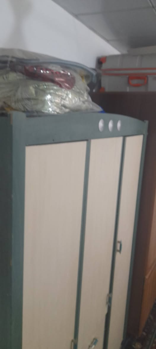 غرفه شبابية سريرين هي ٥ قطع
تخم ١٠ نفرات مكان بعقوبة قرب سايلو 
السعر كلهن ب ٢٥٠ مستعجل ع بيعتهن 
***********
يوجد توصيل بأجرة
