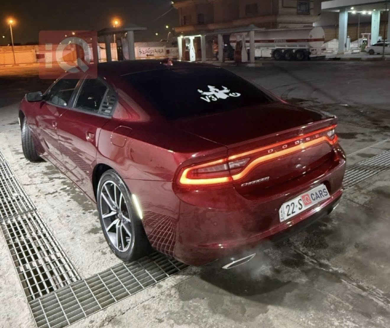 تشارجر وارد امريكي ماشية 32 الف كيلوا متر حقيقي 
ضربتها كما موضح في الصورة وبيها بعد طعجة خفيفة بل جاملغ الايمن الخلفي  الباقي كفالة السياره 
ما متعوبة ما شايفة حتى الاربعين كيلوا مال البصرة 
مكاني بصرة حكيمية ***********
رايدها 305 ورقه
