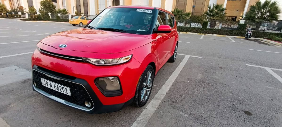 السلام عليكم
كيا صول 2021 محرك دوش 2000 
بأسمي رقم كربلاء الدولي و سنوية لسنة 2028. 
السيارة حادثها جاملغ ايسر مبدل و حافة البنيد مصبوغ فقط و باقي السيارة كفالة ليبل واحد.
رقم الشاصي KNDJ23AUXM7766543
ماشية 28 الف ميل. 
ويل كب سبورت حجم 18 
مري شفط
تحكم ستيرن جهتين 
شاشة اعطال
ابل بلاي و كار بلاي
داش كام فليبس للمراقبة تفتح مع السويج 
السعر 152$ و بيها مجال بسيط.
العنوان كربلاء قرب سيطرة الابراهيمية. 
رقم الواتساب ***********
