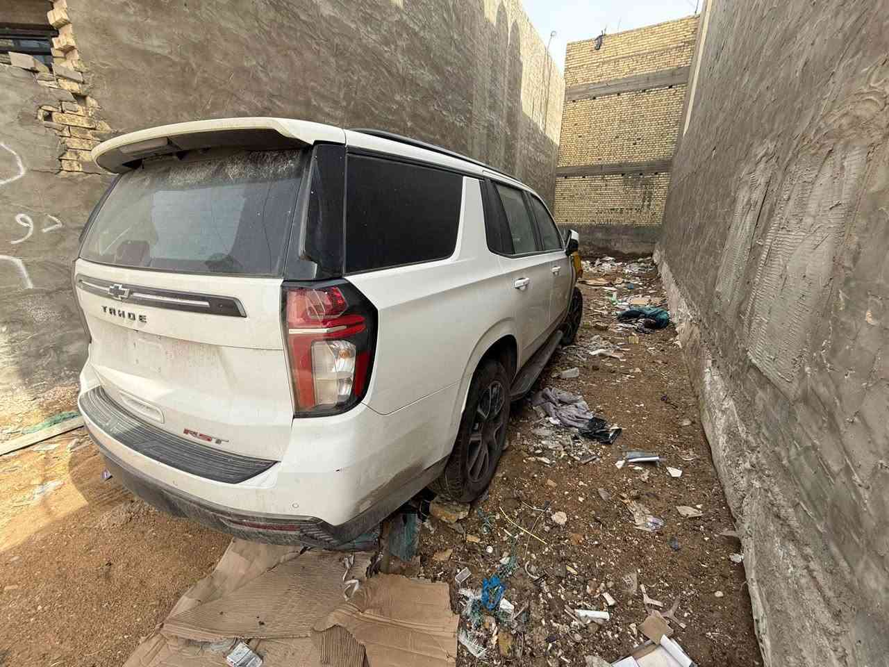 السلام عليكم
اخوان الحلال راحلكم فدوه 
هيه واكفه السياره وكبت يجفيكم الشر
الحمد لله على كل حال
الحرك صار فقط بلبجم
هيه فئه rst فول موصفات
اربع كامرات بانوراما كلشي بيه
ابيعه على وضعه
مكينته 5300
رقم بغداد بسمي
وكير ومحرك عل اكثر مابيهم شي
الي تفيده يتصل
اخوان خاص ما اجاوب الي يريده يتصل
‭***********‬
