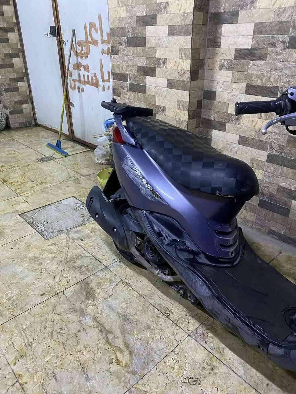 سلام عليكم 
دراجه بريز بحالة الوكله نازله من الرمبه صاله 25 يوم دراجه لون مميز مكينة مكفوله شلعه ومعدل صاروخ كفرات بلادي السعر 800 وبيه مجال مكاني بغداد مدينة الصدر ***********
