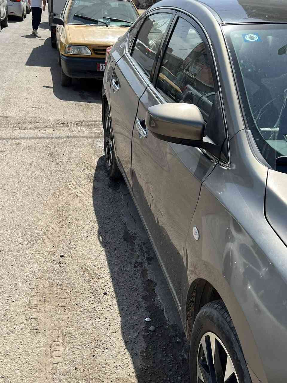 نيسان سنترا
2016 
خليجي 
كير مكينه خير من الله 
صدر جديد 
تخم تايرات نضيف
نقصهة بس طوافه مال بانزين 
السعر 93 
مكانهة بغداد 
***********
