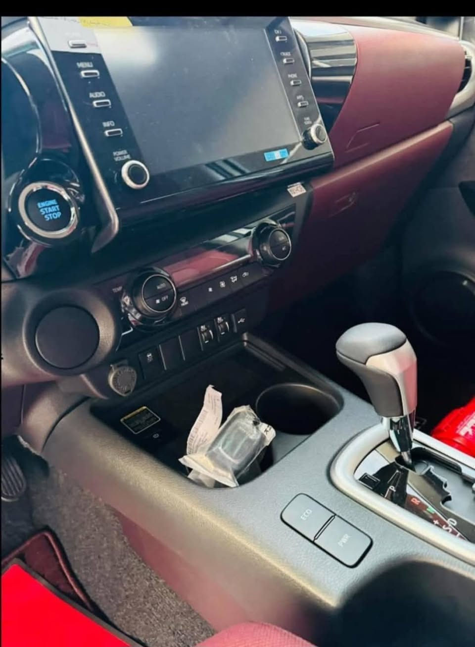 السلام عليكم للبيع هايلوكس ساز اوتوماتيك موديل ٢٠٢٥ فول مواصفات زيرو مكفوله كفاله عامه من كل شيء رقم أربيل مكان السياره الرمادي للإستفسار ***********&***********
