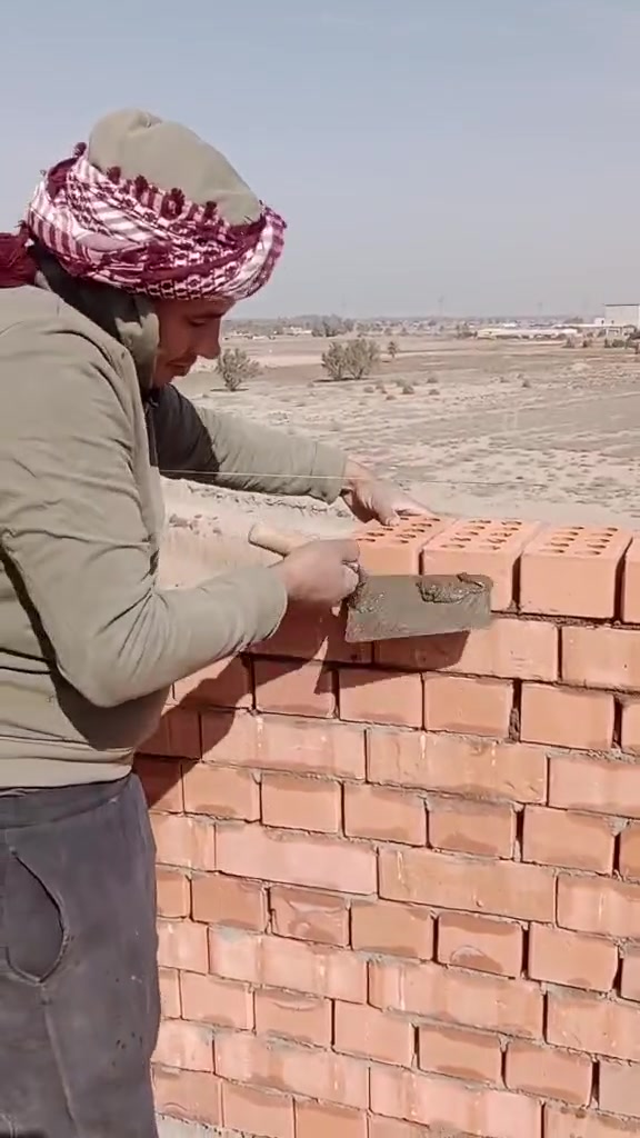 السلام عليكم حيدر بناء مصري شغل درجه اولى واسعار مناسبه للجميع ورقم الواتساب ج***********
