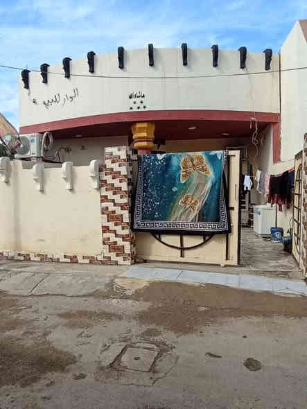 متوفردار للبيع الخالص حي الزهراء حي شمر المساحه 160متر طابوزراعي سند25,غرفتين نوم مطبخ استقبال صاله خلف اسواق ابو عذراءالسعر65مليون ***********
***********
