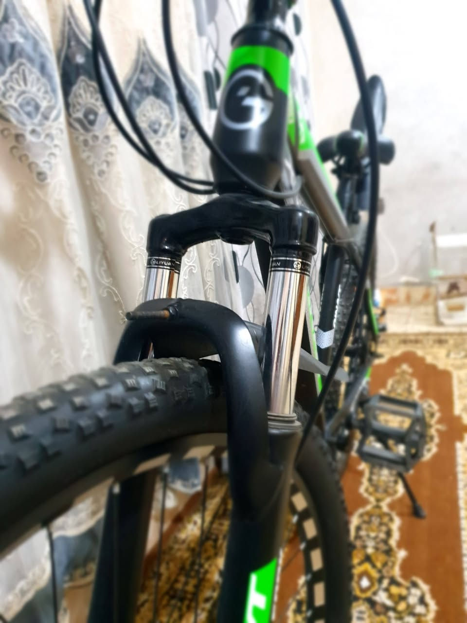 السلام عليكم..
بايسكل حجم 26 جبته جديد بعده بالجيس بايسكل ماشايف الشارع بيه دبل امامي ودسكات وكير امامي3سرعات  وخلفي  7 سرعات سعره 100 .... البايسكل الثاني مال بالة حجمه 26 بيه دبل امامي خلفي زوج ويل و تايرات  جدد بريكات جدد سعره 75قفل  مكاني بغداد


**إذا كنت صاحب هذا الإعلان وتريد حذفه لأي سبب، رجاءا أرسل رسالة إلى الدعم الفني**