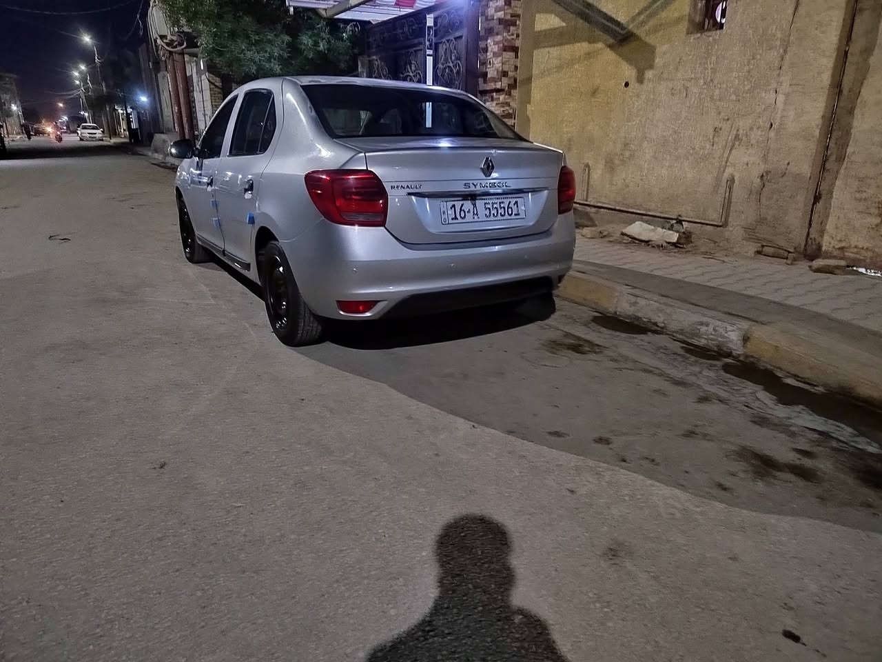 السلام عليكم ورحمة الله وبركاته
رينو سيمبول ٢٠١٨ رقم دولي قادسيه سنويه لل ٢٠٣٠ هزه جديده تحويل مباشر مصفره من كلشي وحره

بيه صبغ جاملغ فقط جه السائق وحافه الباب بدون دواخل

لابجم ولا اي مكان ثاني جراد بسيط فقط لا غير مكينه كير حداديه دواخل كله ع وضع الشركة

تدفئه تبريد

البجم زينون كله

شاشه اندرويد تحكم
حساسات
كاميرا خلفيه

السعر ٨٠ وبيه مجال قليل بيع فقط للاتصال ***********
