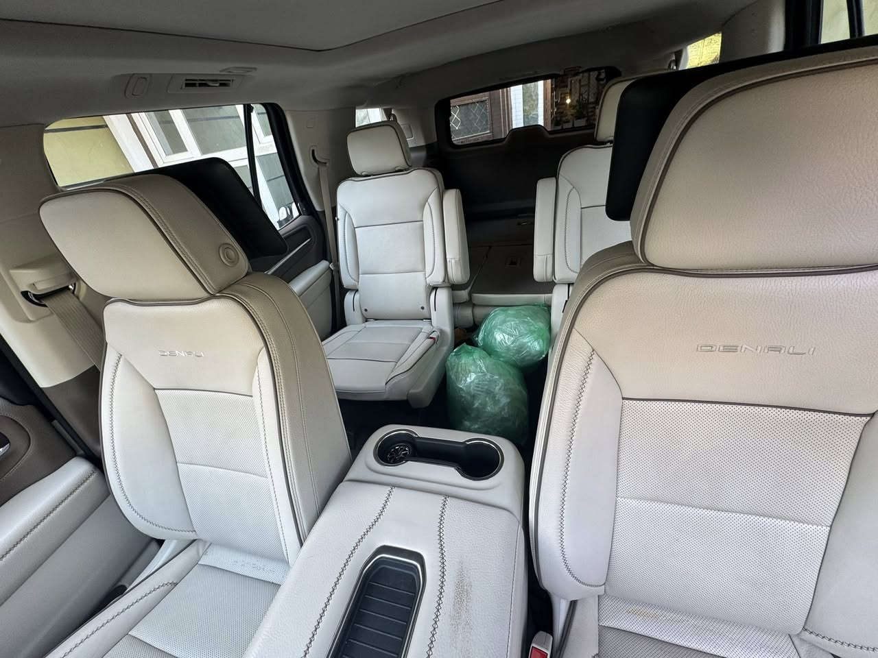 السلام عليكم 
للبيع جي ام سي دينالي 2022 وكالة المنصور
جديدة جداً سيرفز كامل بالوكالة ماشية 70 كم
رقم اربيل سنوية بأسمـي
بدون اي نقص أو ملاحظة فقط ركن الدعامية صبغ والسونر مرفق بالمنشور 
المحرك مبدل بي بطل الدهن بالشركة
مواصفات السيارة معروفة اعلى شي 
والسعر النهائي والاخير 510
واعتذر عن المراوس
مكاني بغداد حي الجهاد
***********
