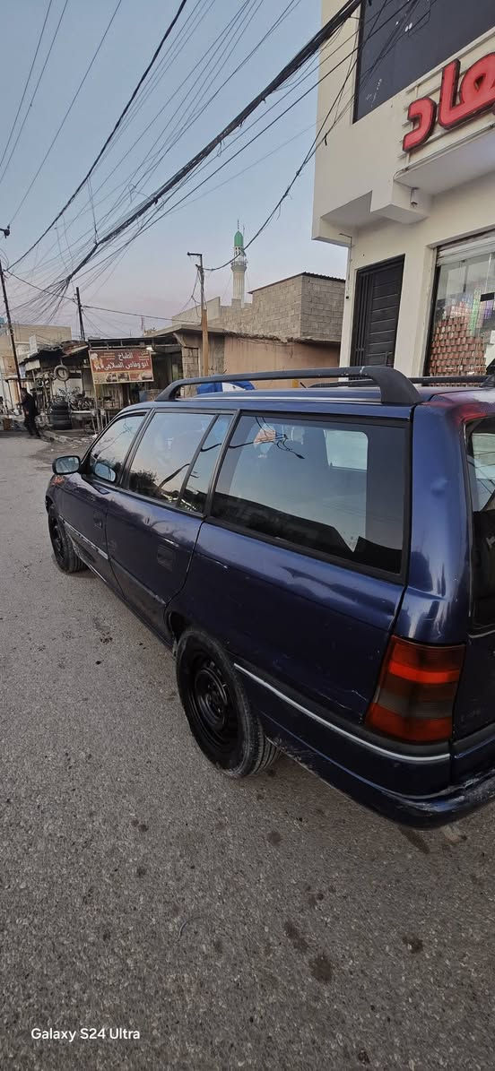 سلام عليكم 
اوبل استرا ياباني 
موديل 1995 
كير توماتيك 
تبريد 
محرك 20
شرط لاصرف ولا نفخ ولا بخار 
بدون صبغ  بس السقف مقحل
سعر 55 وبيها مجال  
مكانها موصل الرشيديه 
*********** موصل, نينوى
