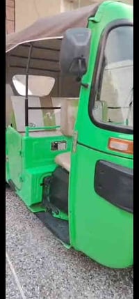 تكتك البيع نضيفه موديل ٢٢ شهر ٣  العنوان الكمالية 07705293751